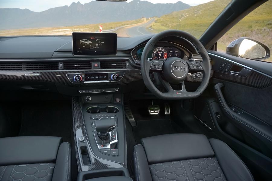 Торпедо Audi RS5 Coupe 2017 года  (ZA) (фото 15 из 22)